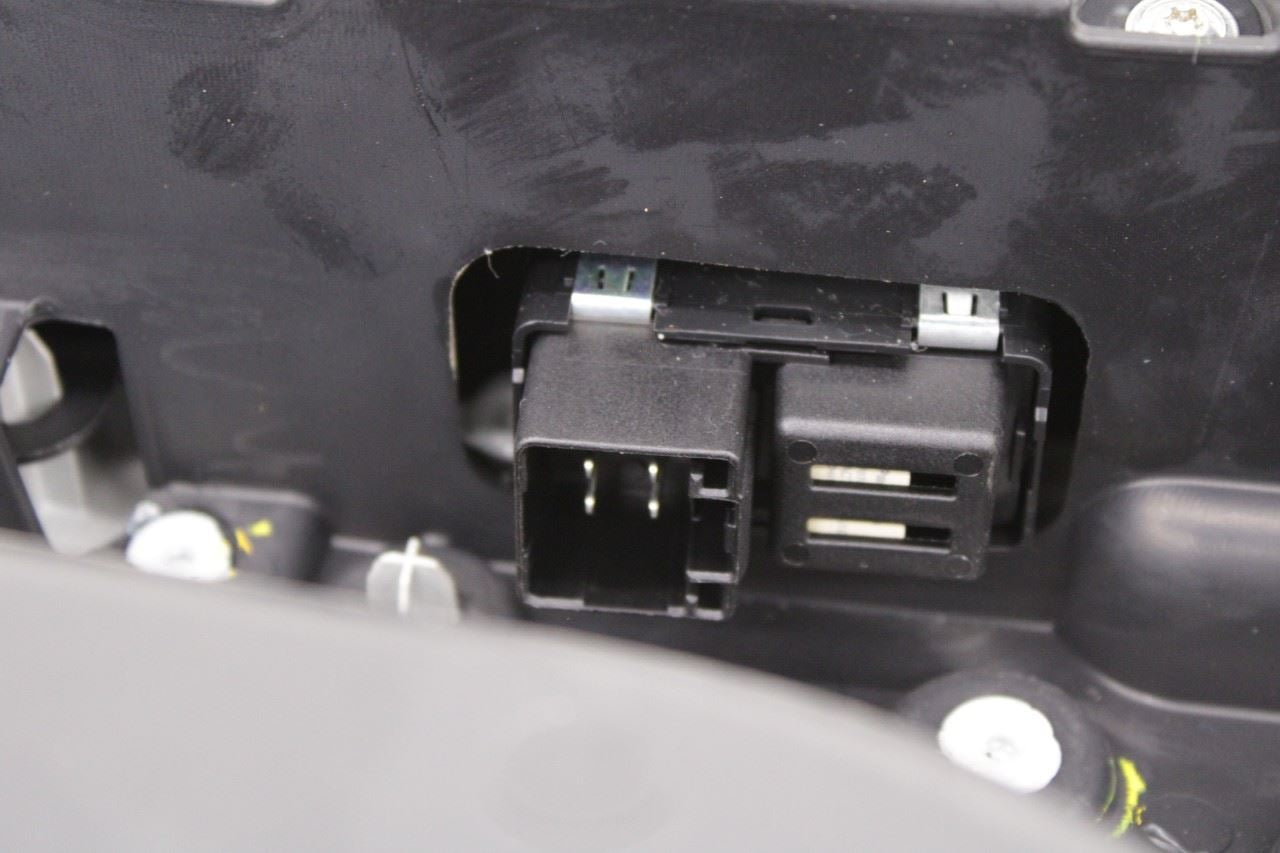 2017-2018 Jeep Cherokee Limited Rear Left Side Door Trim Panel 6MD252X9AA OEM - Alshned Auto Parts