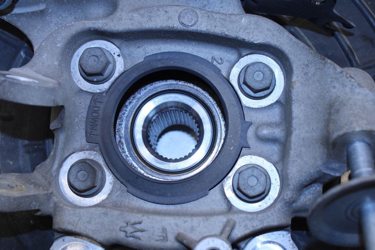 2017-21 Maserati Ghibli Rear Right Passenger Side Spindle Knuckle Hub 670036903 - Alshned Auto Parts