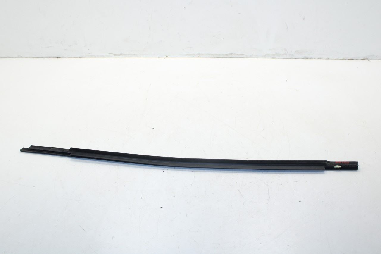 2014-23 Jeep Cherokee Front Right Door Run Channel w/ Belt Molding Weatherstrip - Alshned Auto Parts