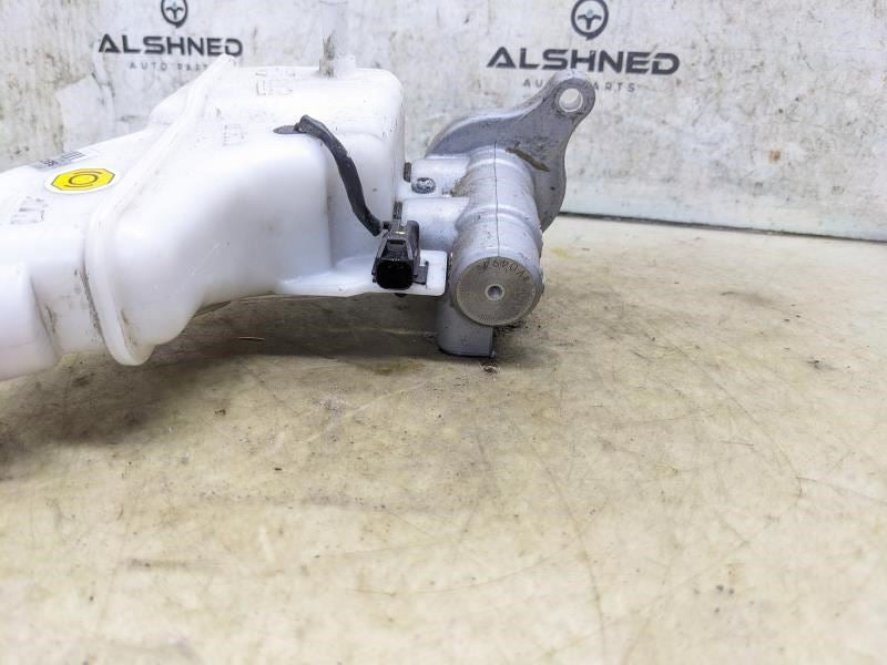 2016-2018 Kia Optima Brake Master Cylinder w/ Reservoir 58510-D4060 OEM - Alshned Auto Parts