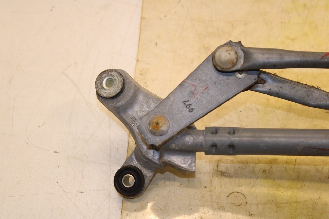 07-11 Toyota Camry LE FR Windshield Wiper Transmission Linkage 85150-06060 OEM - Alshned Auto Parts