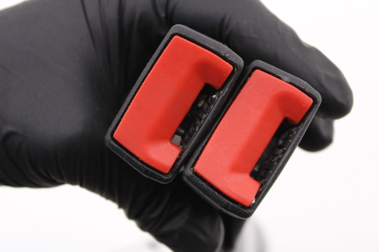 13-19 Ram 1500 Laramie Crew Cab Rear RH and LH Side 2nd Row Seat Belt Buckle Set - Alshned Auto Parts