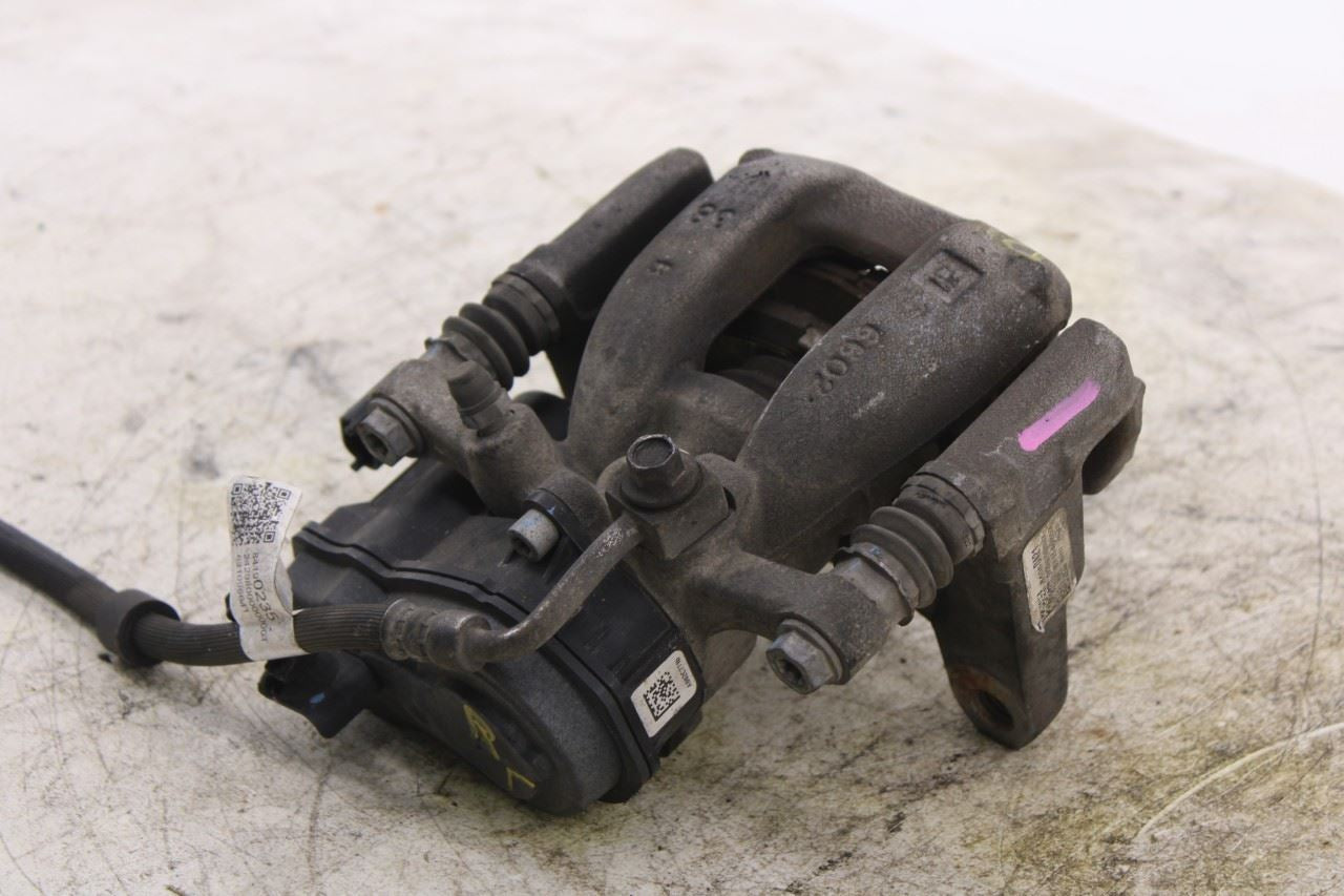2018-2024 Chevrolet Equinox LT 1.5L FWD Rear Driver Left Side Brake Disc Caliper4