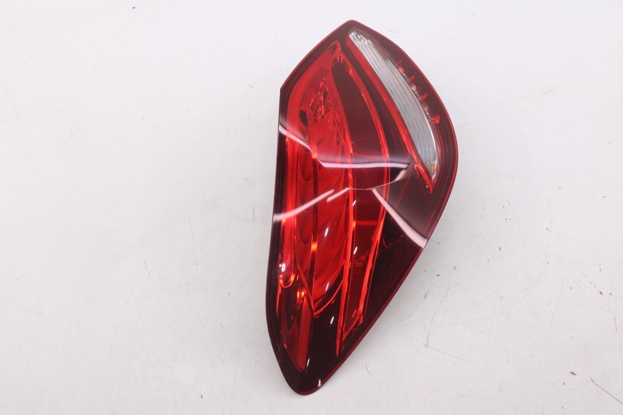 2015-2018 Mercedes-Benz C300 4Matic Rear Left Driver Side Tail Light Lamp4