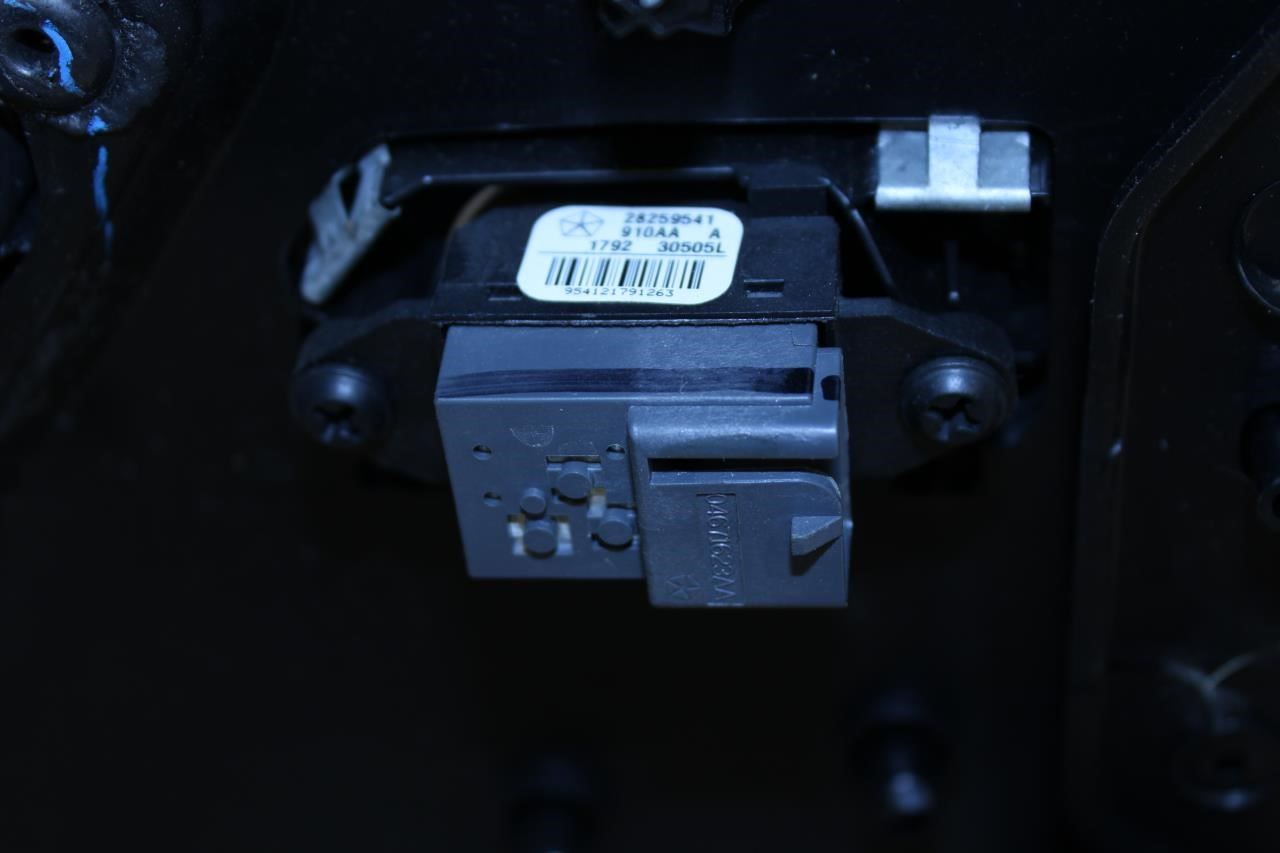 2011-2017 Jeep Wrangler Sahara Front Right Passenger Door Trim Panel 1QJ36DX9AF - Alshned Auto Parts