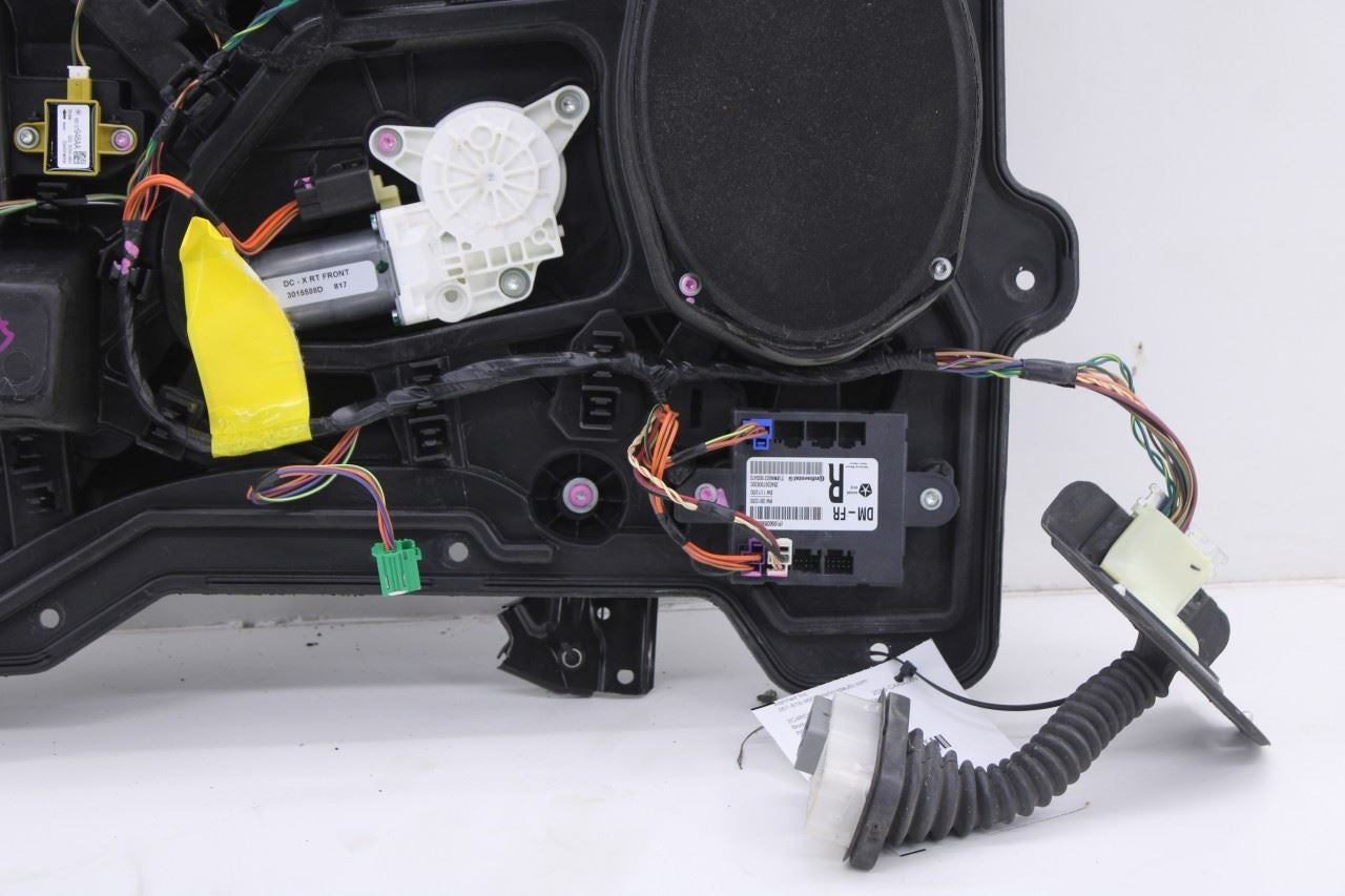 08-20 Dodge Grand Caravan Front Right Door Window Regulator w/ Carrier and Motor5