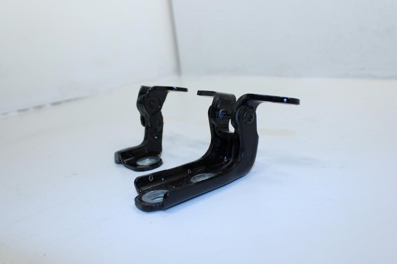 2018-2024 GMC Terrain Denali Rear Left Door Hinge Upper and Lower 13590931 OEM - Alshned Auto Parts