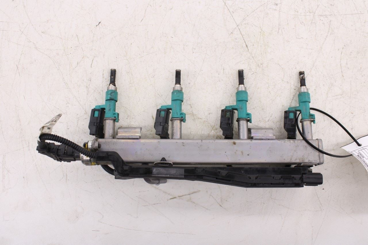 2020-2024 Toyota Corolla LE 2.0L Upper Fuel Rail with Injectors 23814-F2020 OEM3