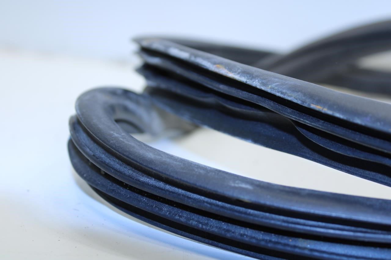 19-23 Hyundai Santa Fe Limited Rear Right Door Weatherstrip On Body 83120-S2000 - Alshned Auto Parts