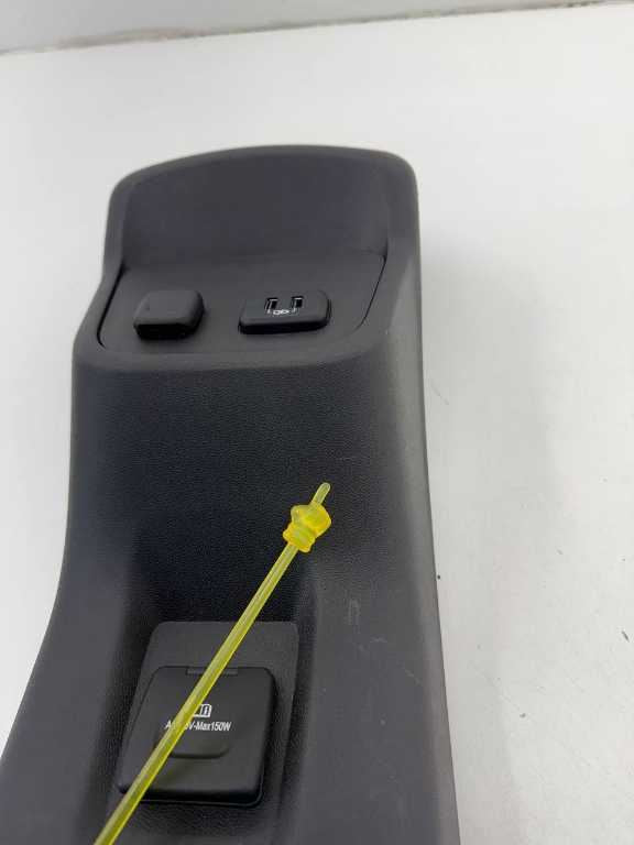 2018-2024 Chevrolet Equinox LT Rear Center Console End Cap Back Panel 8412908410