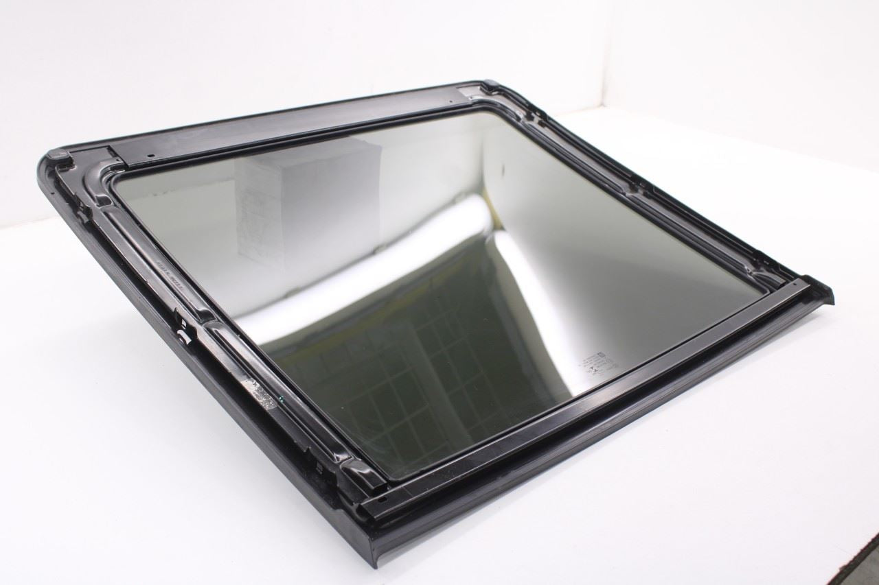 2018-2024 Chevrolet Equinox LT Roof Front Sunroof Window Glass 84374350 OEM7