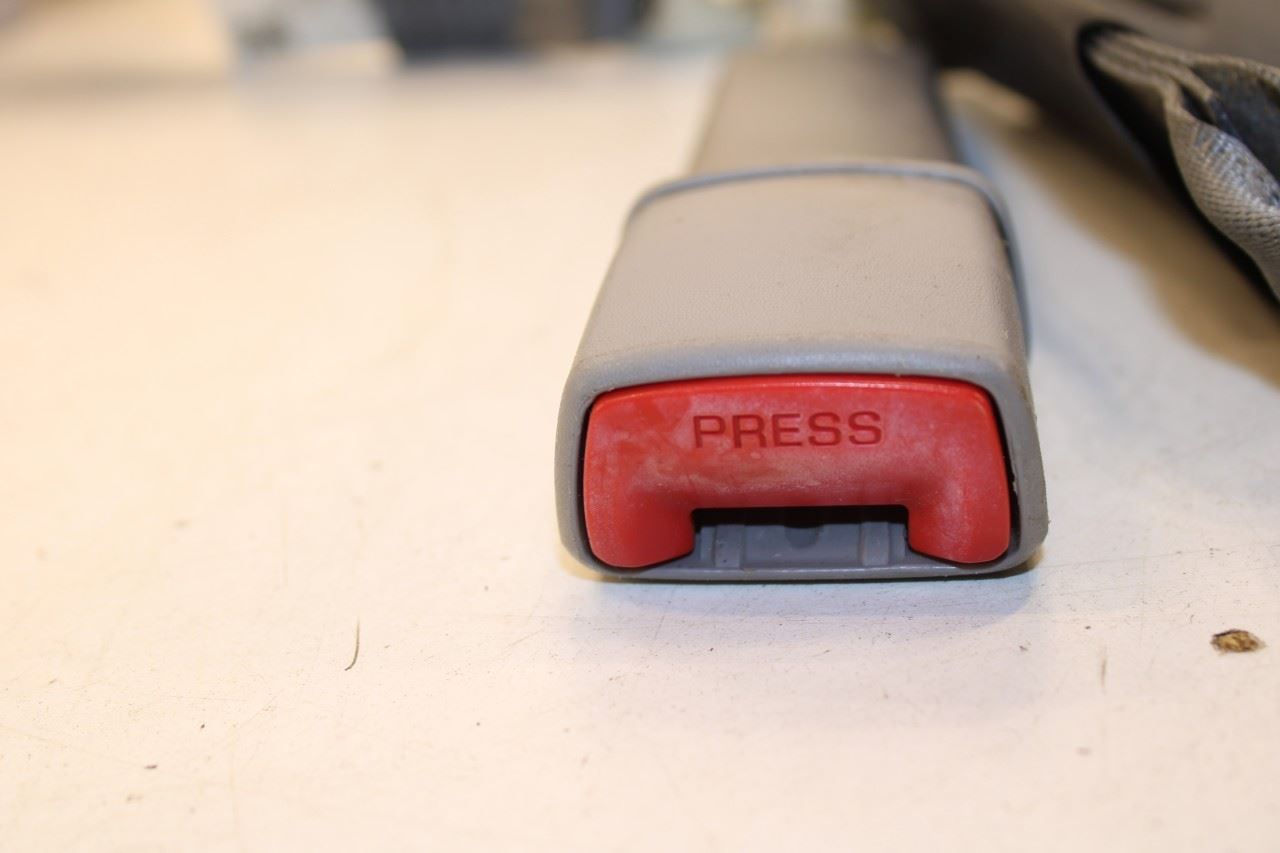 07-11 Toyota Camry LE Rear 2nd Row Center Seat Belt Retractor w/ Belt Buckle Set - Alshned Auto Parts