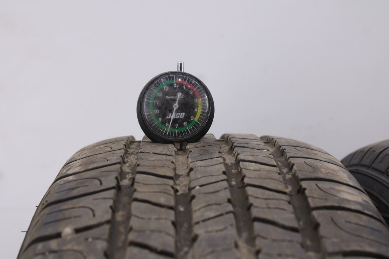 2014-19 Dodge Grand Caravan Wheel Tire Goodyear Assurance 225/65R17 R17x6 Set 47