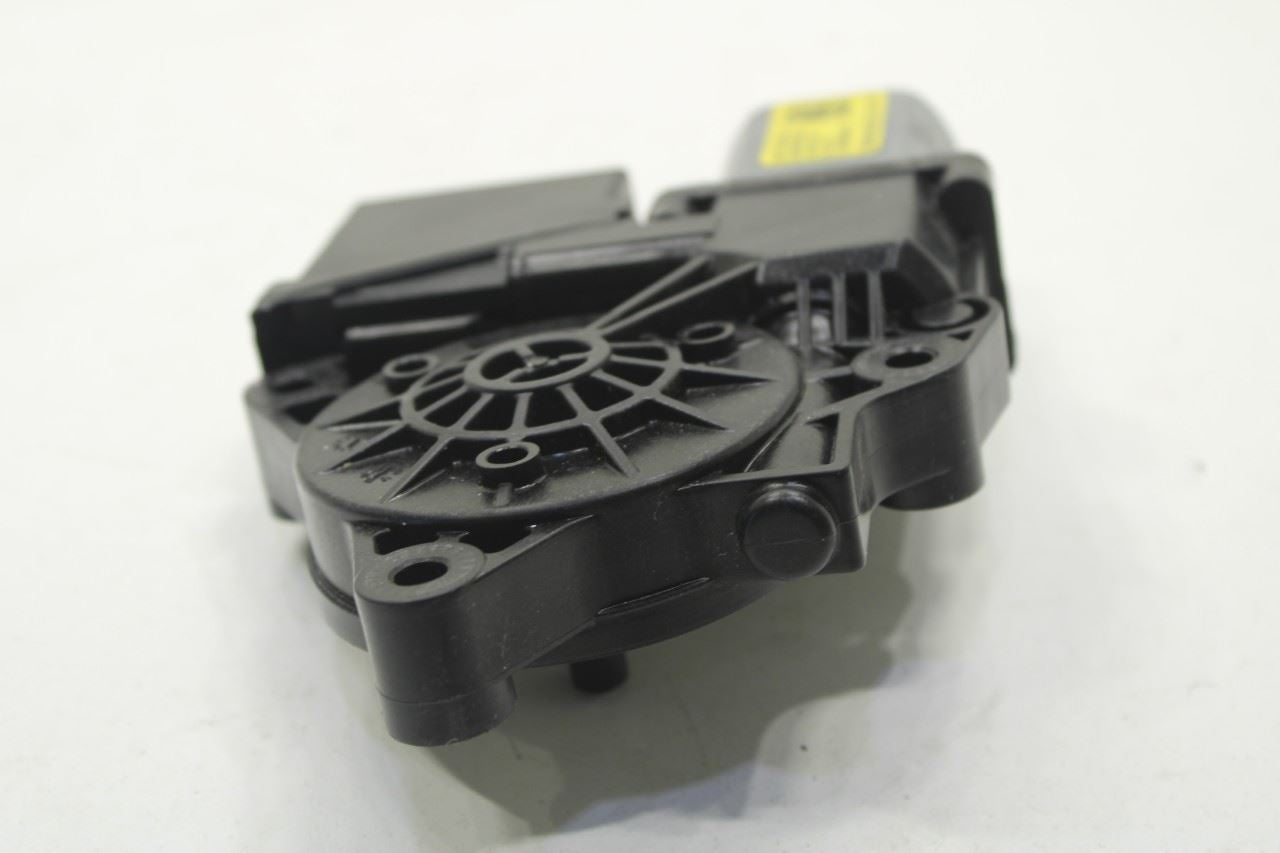 2019-2020 KIA Sorento LX Front Right Door Power Window Motor 82460-C5220 OEM - Alshned Auto Parts