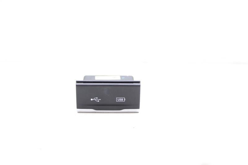 2019-2021 Jeep Cherokee Center Console Media Hub Usb Port 68271567AB OEM - Alshned Auto Parts