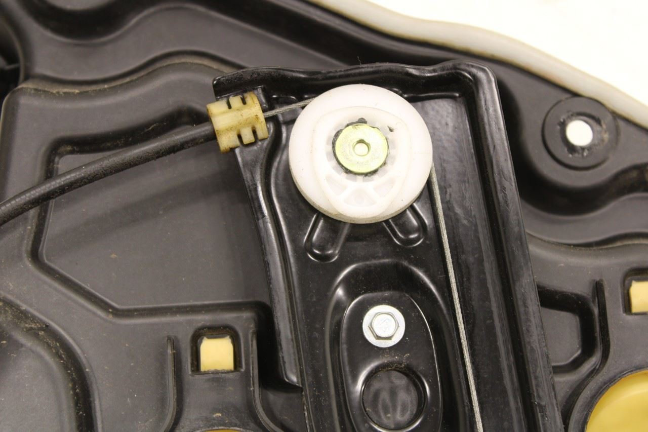 14-22 Jeep Cherokee Latitude RR Right Door Window Regulator w/ Carrier and Motor - Alshned Auto Parts