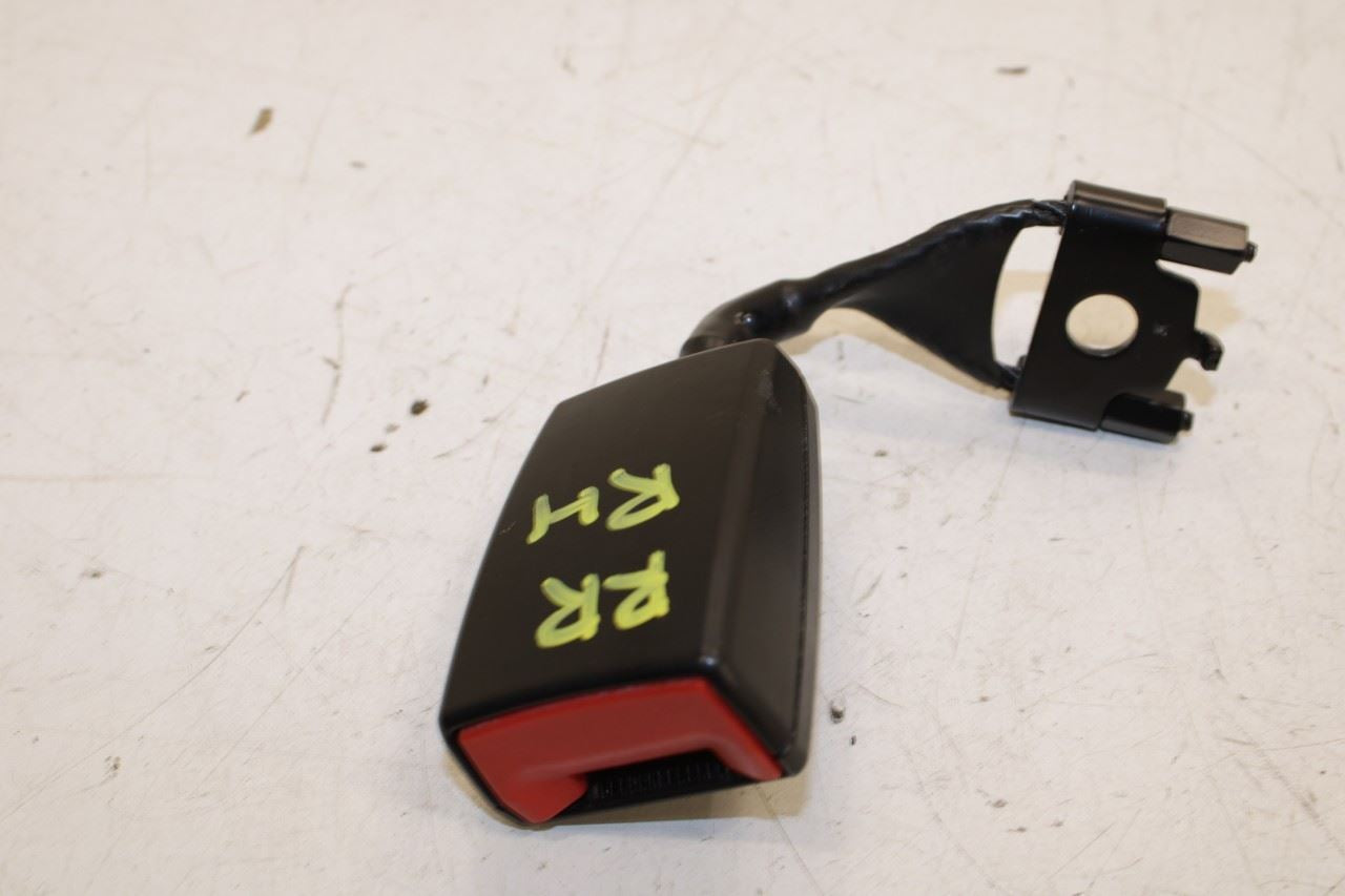 11-18 Porsche Cayenne Platinum Rear RH Left and Center 2nd Row Seat Belt Buckle - Alshned Auto Parts