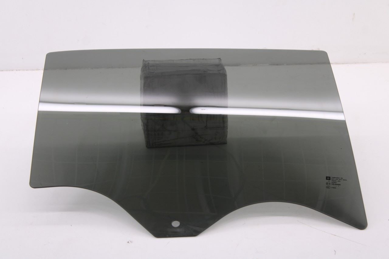 2018-2024 Chevrolet Equinox LT Rear Right Door Window Movable Glass 84388313 OEM0