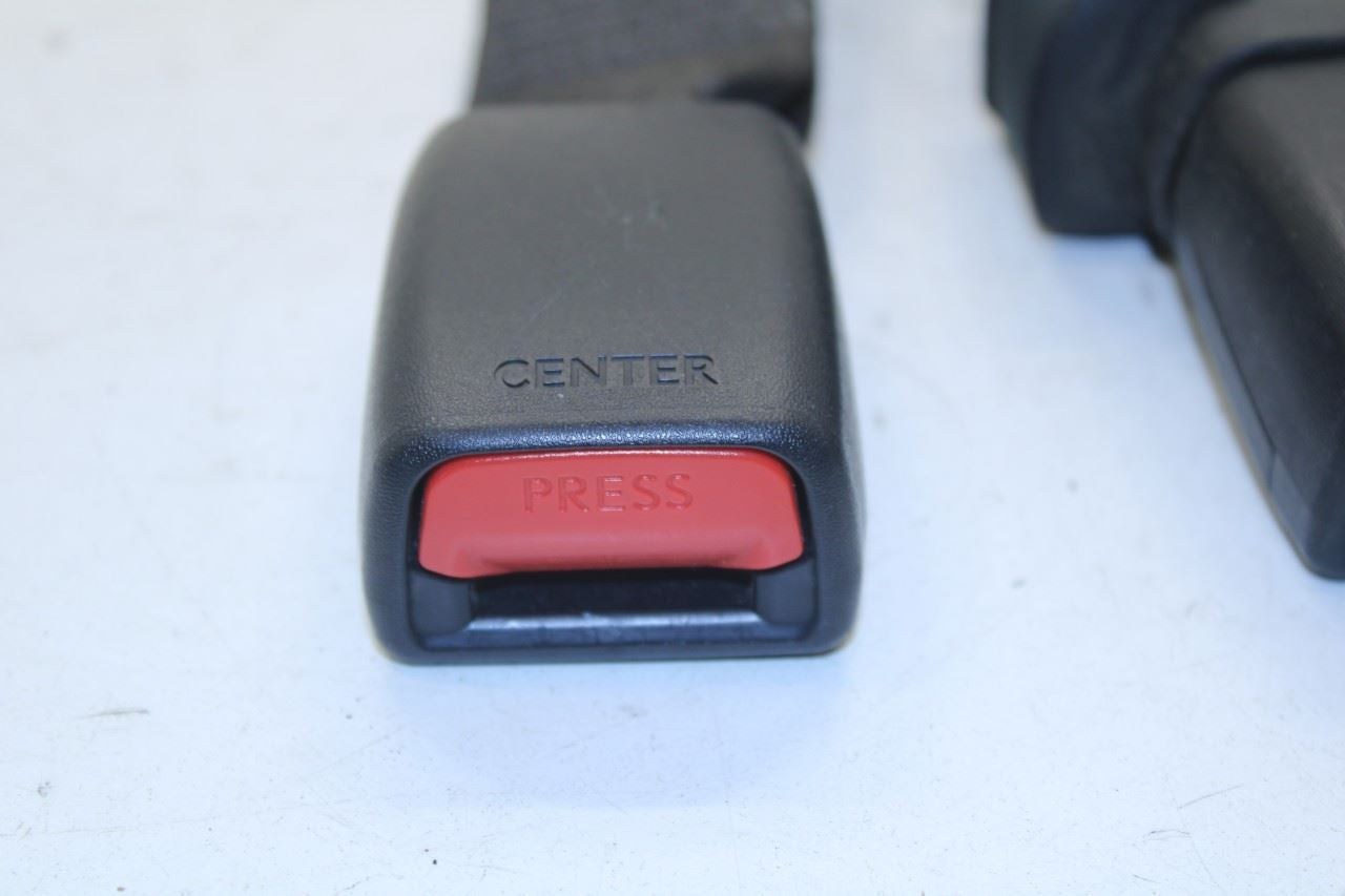 2013-16 Lexus GS350 3.5L AWD Rear Passenger Right Side 2nd Row Seat Belt Buckle - Alshned Auto Parts