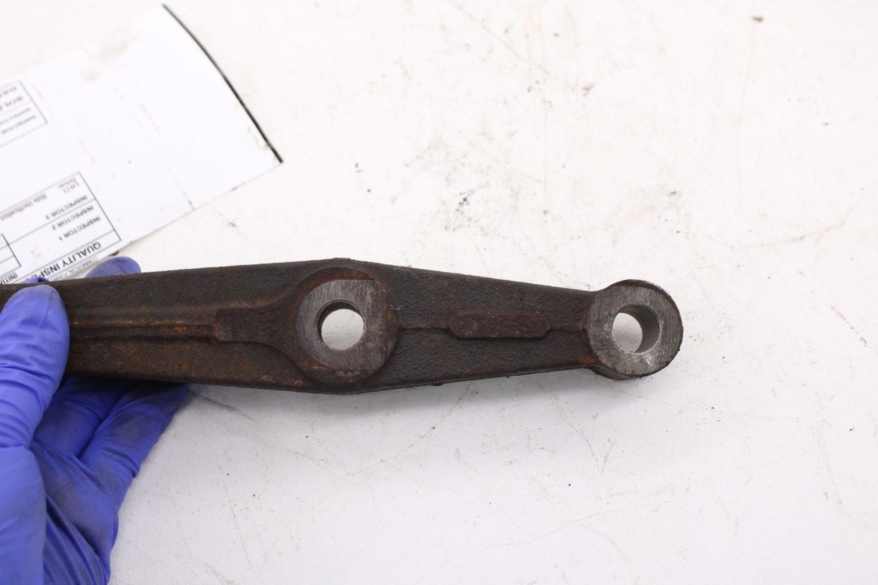 05-23 Toyota Tacoma SR5 3.5L Front Right Side Axle Differential Support Bracket3