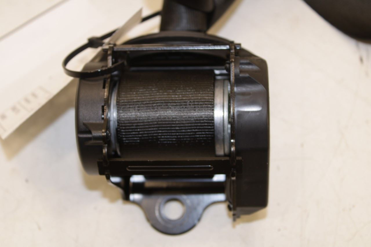 18-24 Volkswagen Atlas S 3.6L Rear Driver Left Side 2nd Row Seat Belt Retractor - Alshned Auto Parts