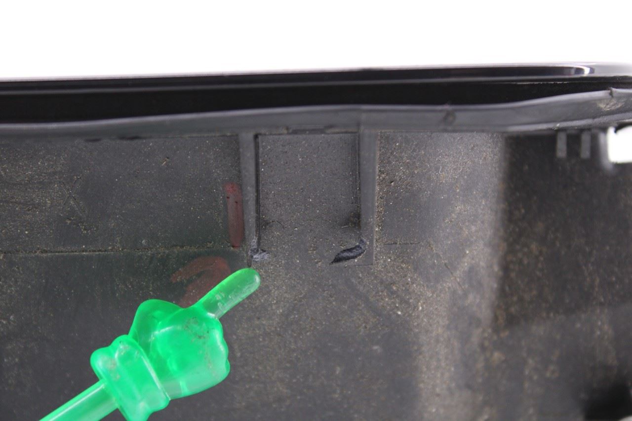 17-18 Jeep Grand Cherokee Limited Fuel Tank Filler Housing Door Lid Cover *ReaD - Alshned Auto Parts