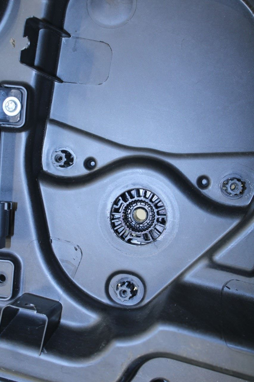 14-23 Jeep Cherokee 75th Anniversary Rear Right Door Window Regulator w/ Carrier - Alshned Auto Parts