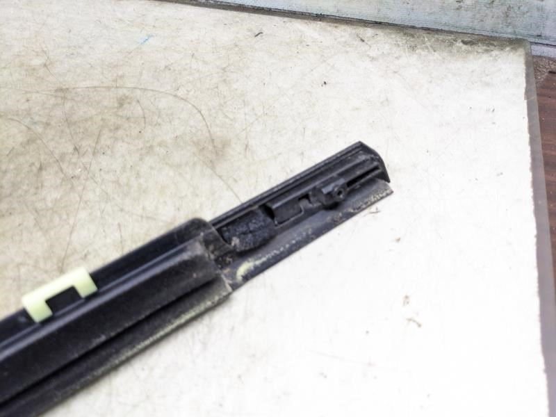 2014-2019 Kia Soul Front Left Side Door Outside Belt Molding 82210-B2000 OEM - Alshned Auto Parts