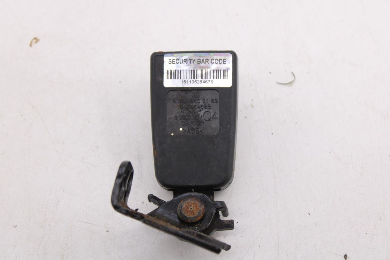 10-16 Mercedes-Benz E350 Rear RH LH Side and Center 2nd Row Seat Belt Buckle Set7