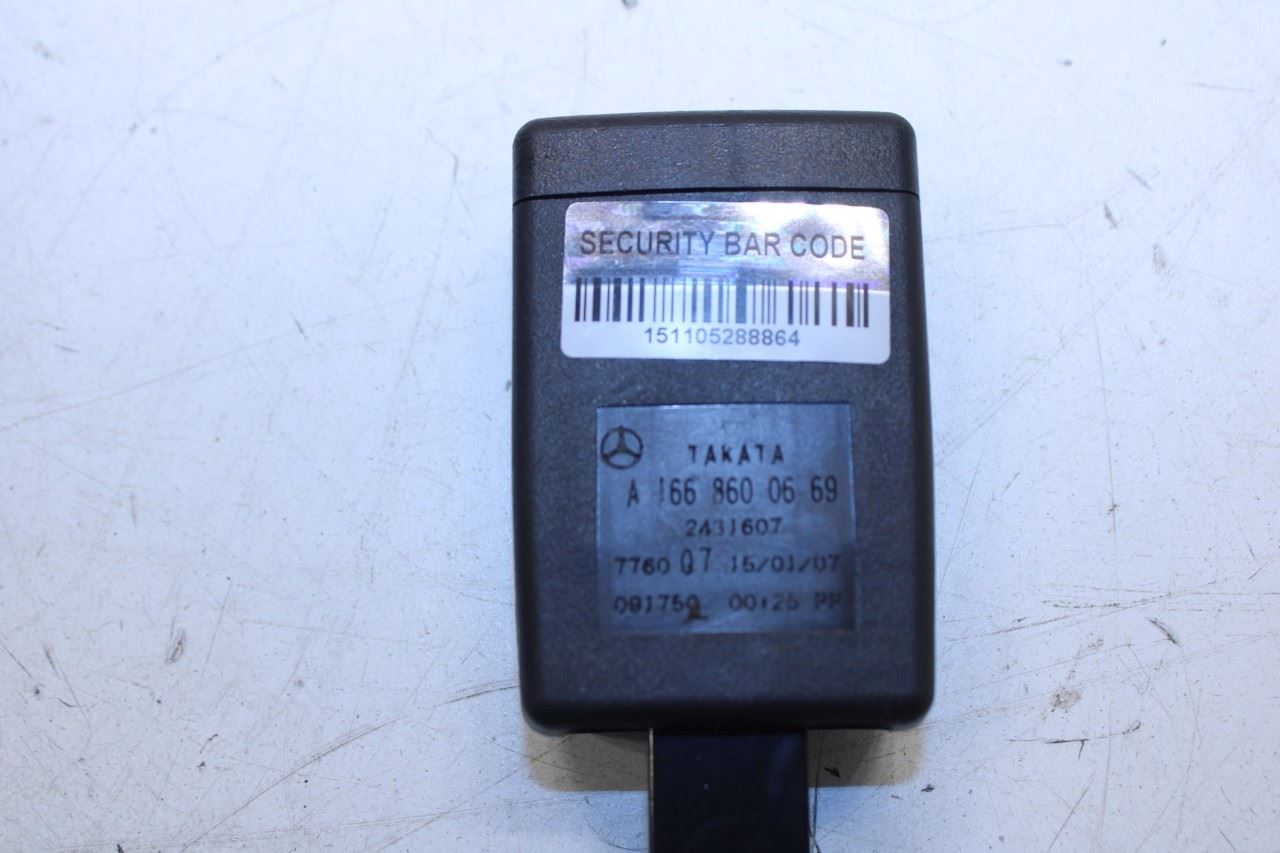 12-15 Mercedes-Benz ML350 Rear Right and LH 2nd Row Center Seat Belt Buckle Set - Alshned Auto Parts