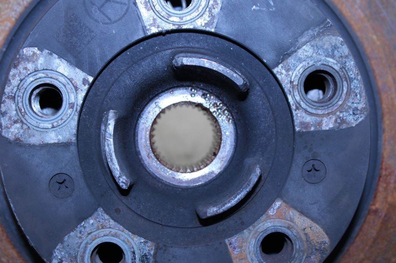 14-16 Porsche Panamera 4 3.6L AWD Rear Passenger Right Side Spindle Knuckle Hub - Alshned Auto Parts