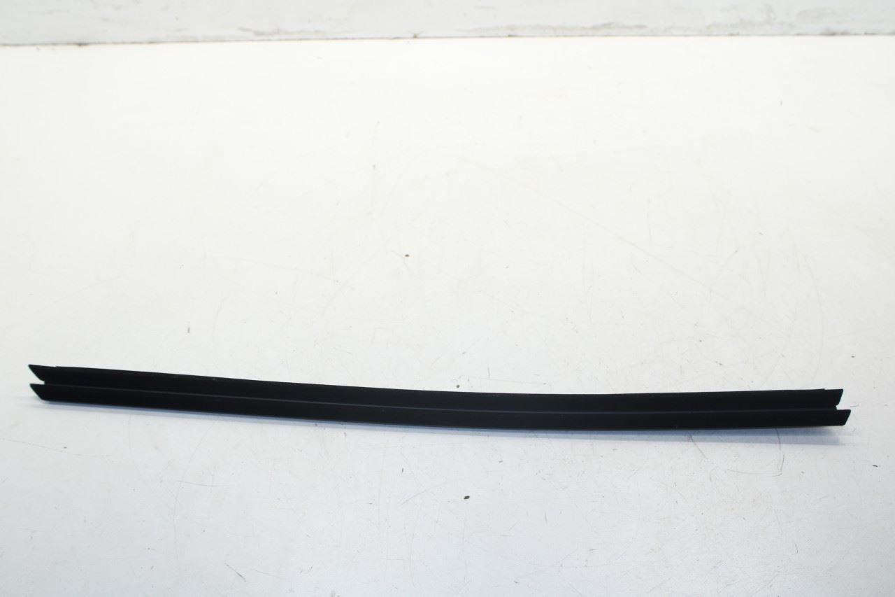 2014-23 Jeep Cherokee Front Right Door Run Channel w/ Belt Molding Weatherstrip - Alshned Auto Parts