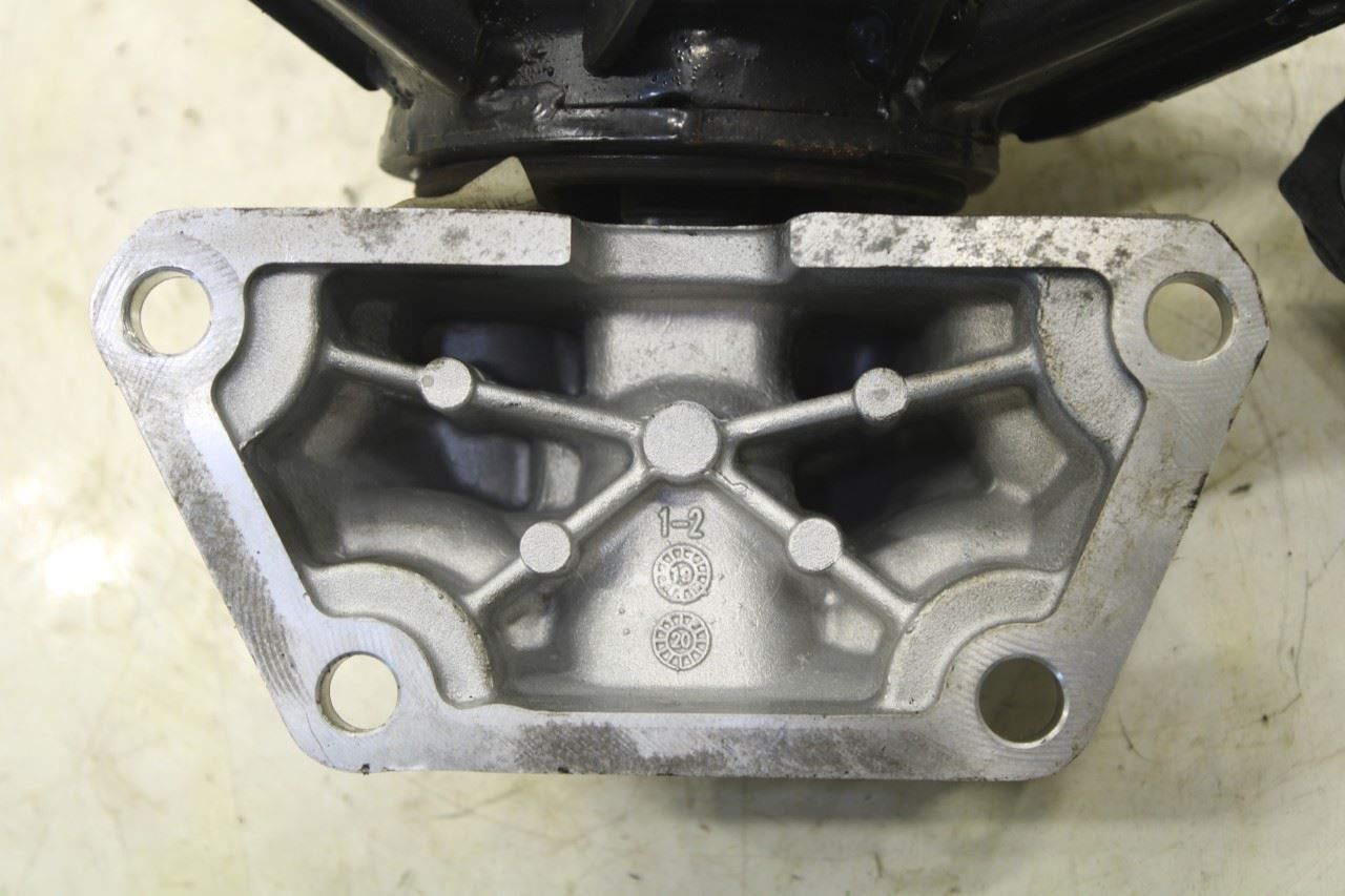 2016-2020 Kia Sorento LX 3.3L Rear Left Transmission Mount Bracket 21830-C5300 - Alshned Auto Parts