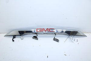 2018-19 GMC Acadia SLT-1 Rear Liftgate Applique Molding License Plate Light Lamp