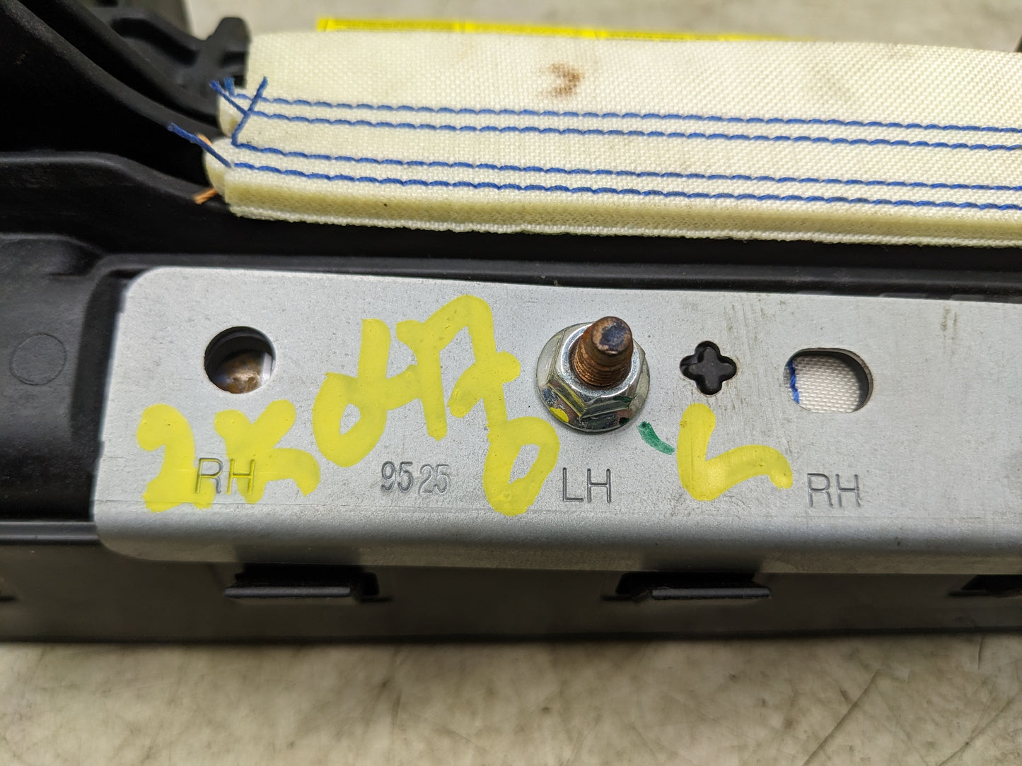2020-2022 Hyundai Sonata Left Knee Air Bag Inflator Module 80200-L0000 OEM - Alshned Auto Parts
