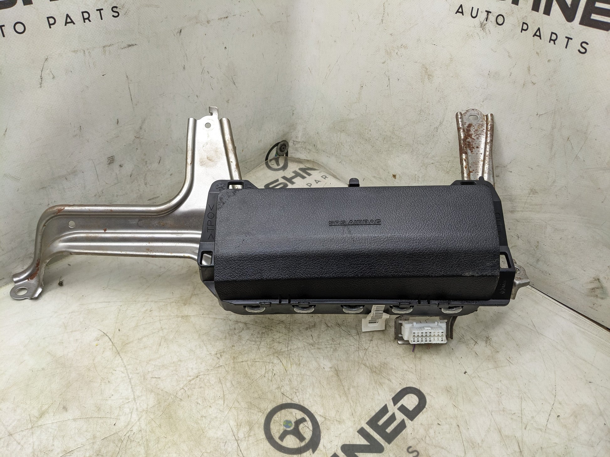 2013-2018 Toyota Avalon Left Knee Air Bag Inflator Module Black 73900-06021-C0 OEM - Alshned Auto Parts