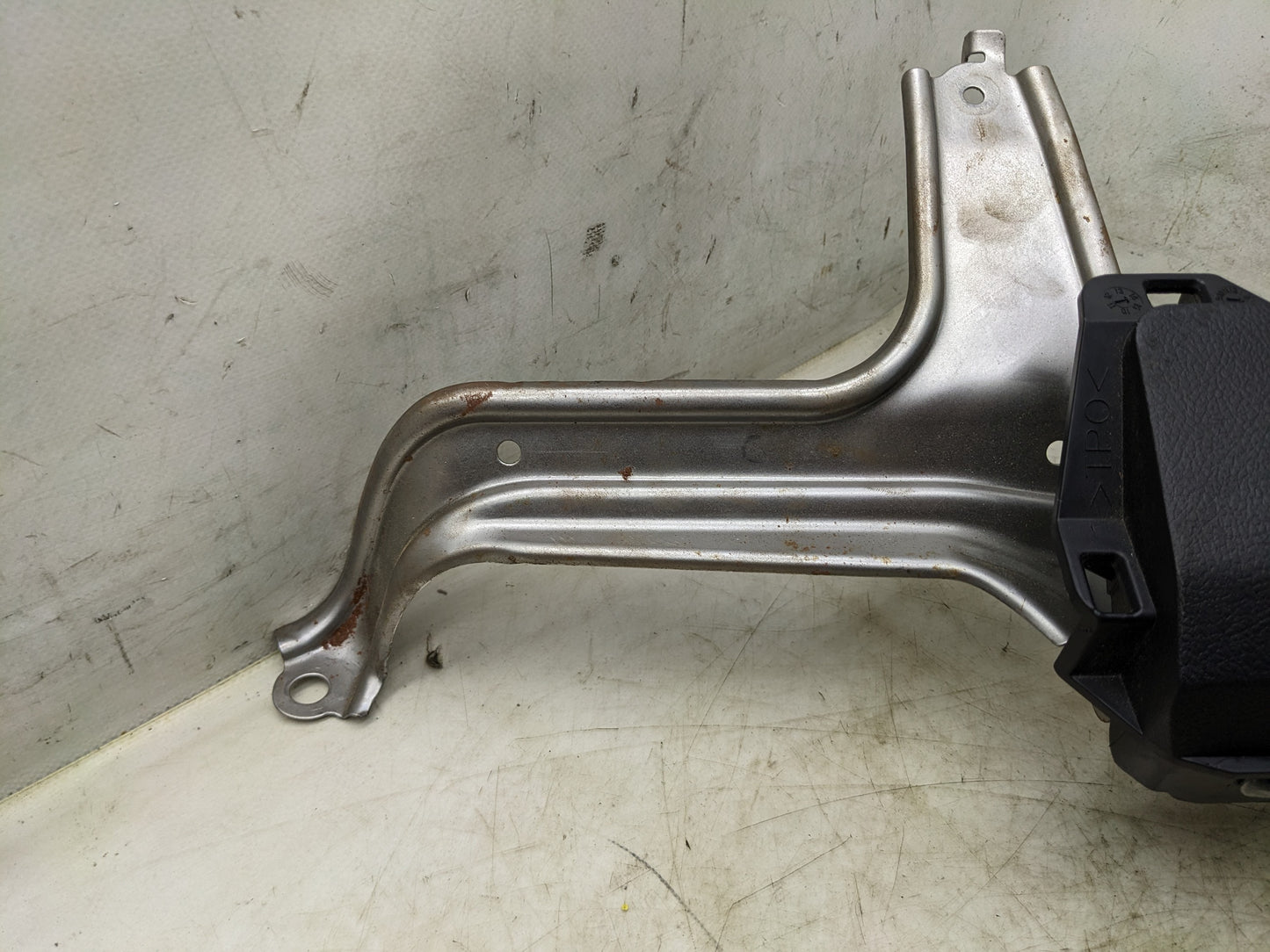 2013-2018 Toyota Avalon Left Knee Air Bag Inflator Module Black 73900-06021-C0 OEM - Alshned Auto Parts