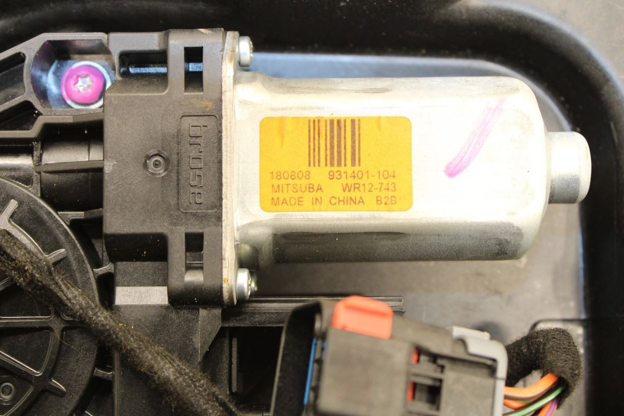 14-23 Jeep Cherokee Latitude FR Right Door Window Regulator w/ Carrier and Motor - Alshned Auto Parts
