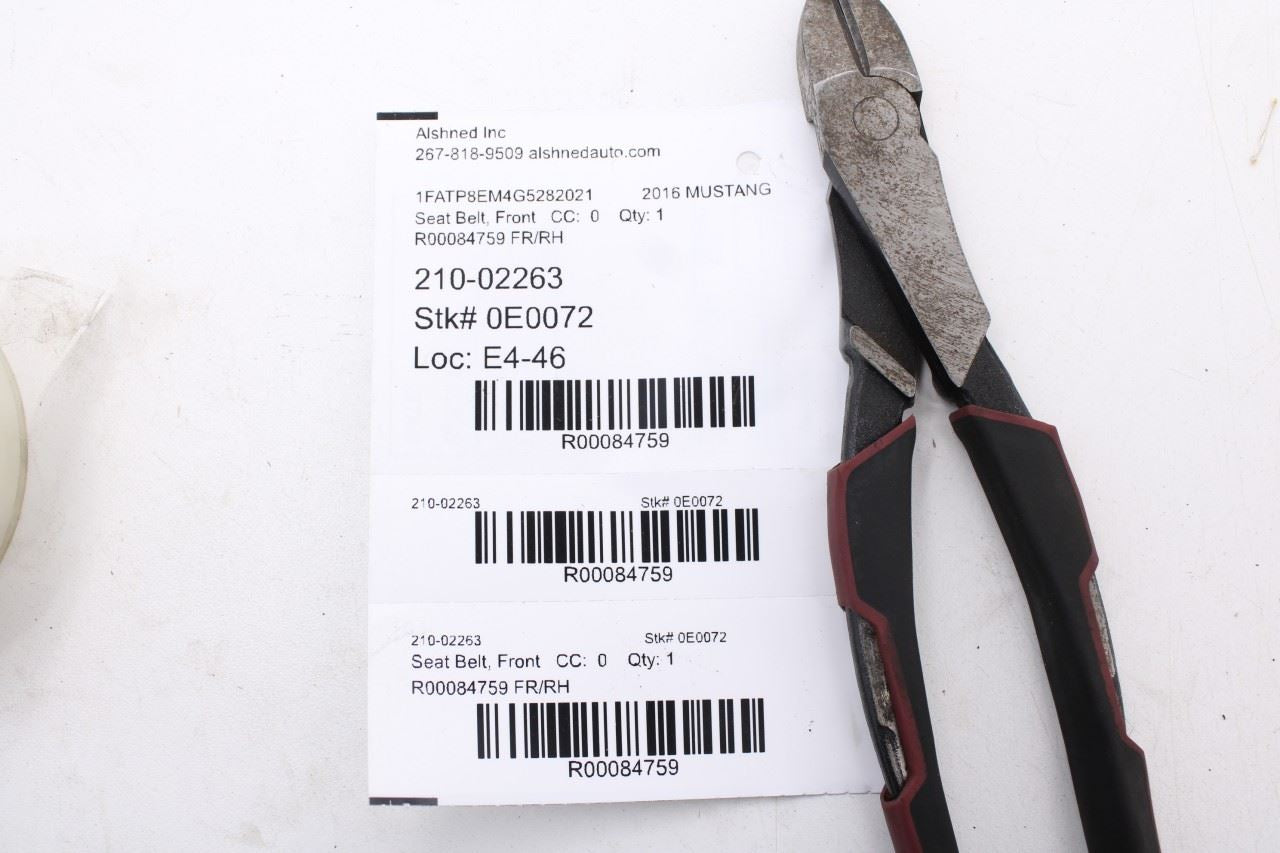 2015-23 Ford Mustang Convertible V6 Front Passenger Right Side Seat Belt Buckle9