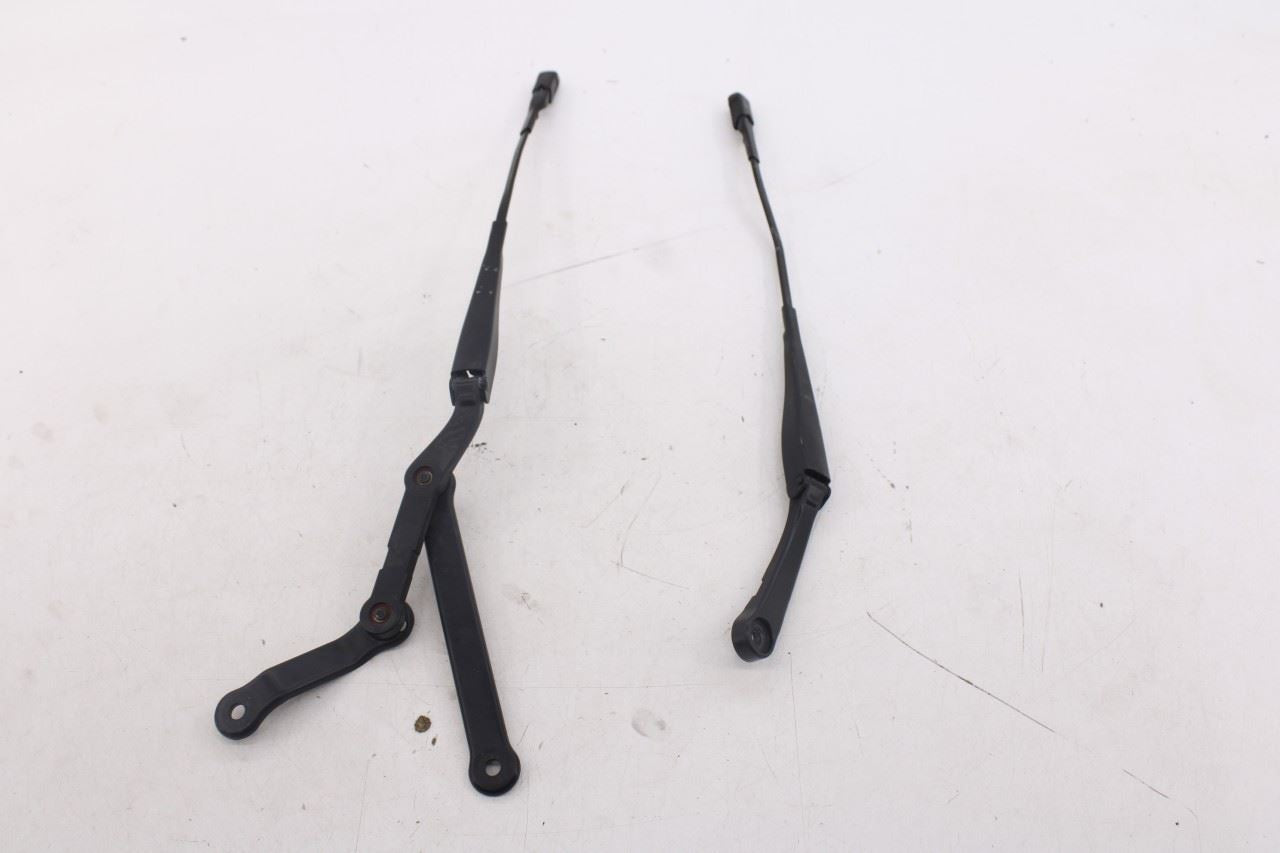 2015-2023 Mercedes-Benz C300 4Matic Front Left and Right Windshield Wiper Arm0