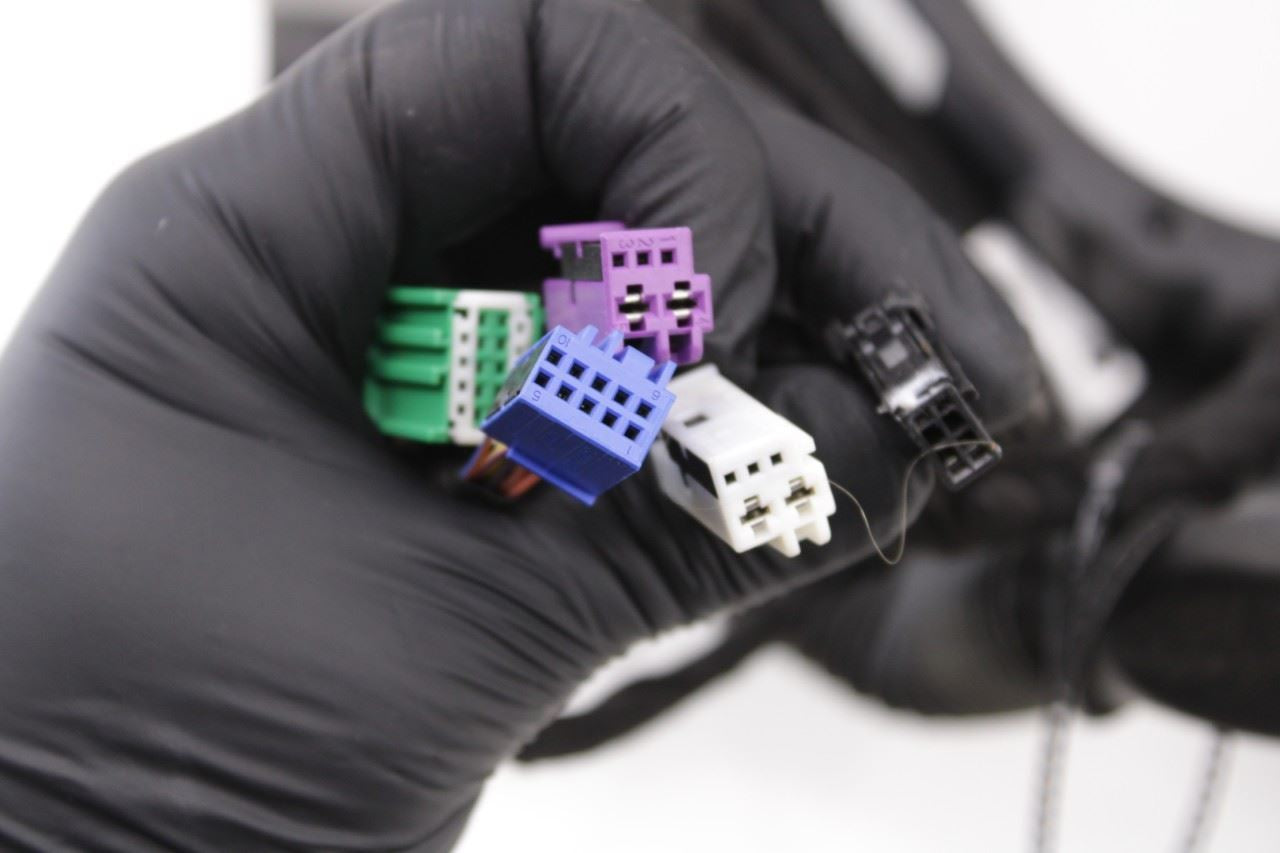 2017-2024 Chrysler Pacifica Limited Front Right Door Window Regulator w/ Carrier - Alshned Auto Parts