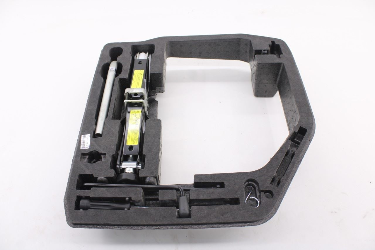 10-26 Audi S4 Premium Plus 3.0L Lift Jack and Tool Kit w/ Foam Holder Container14