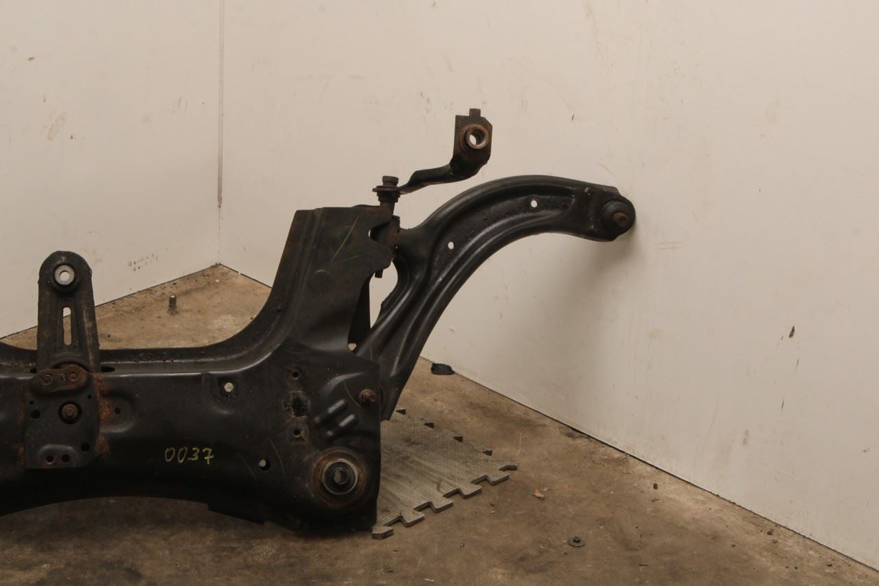 2015-2019 Nissan Sentra SV 1.8L FWD Front Crossmember Subframe 54400-4AT0A OEM2