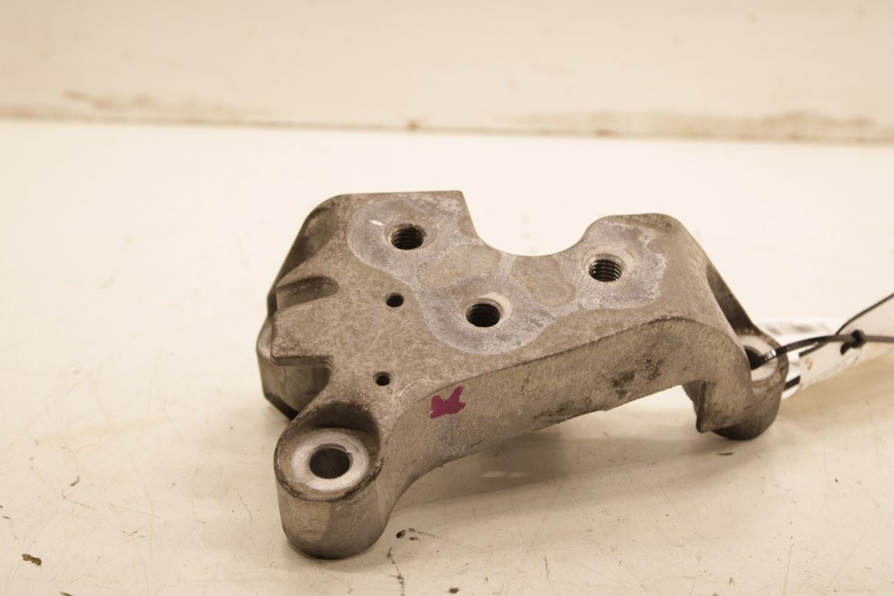 2014-2020 Jeep Cherokee Latitude 3.2L 4x4 Left Side Transmission Mount Bracket - Alshned Auto Parts