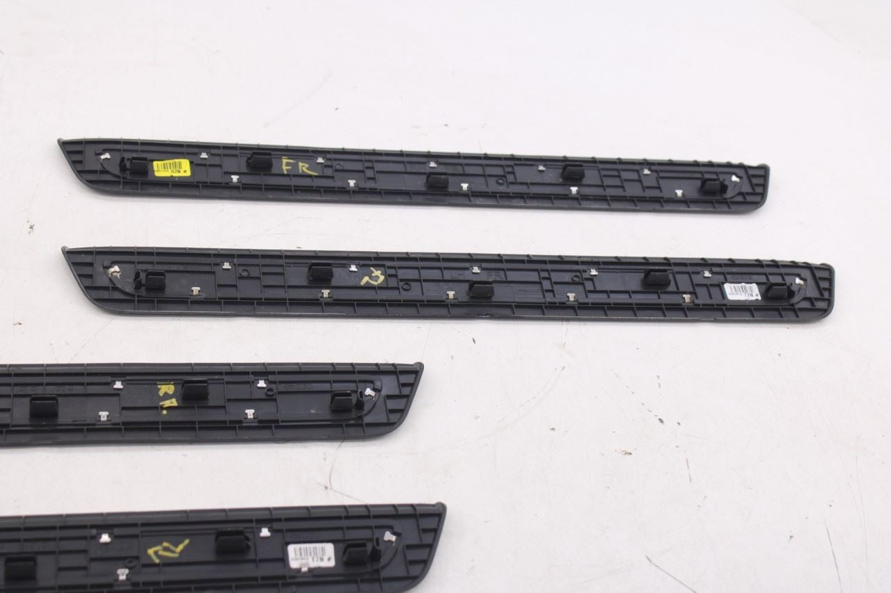 20-26 Hyundai Palisade Limited AWD FR and RR RH and Left Door Sill Scuff Plate12