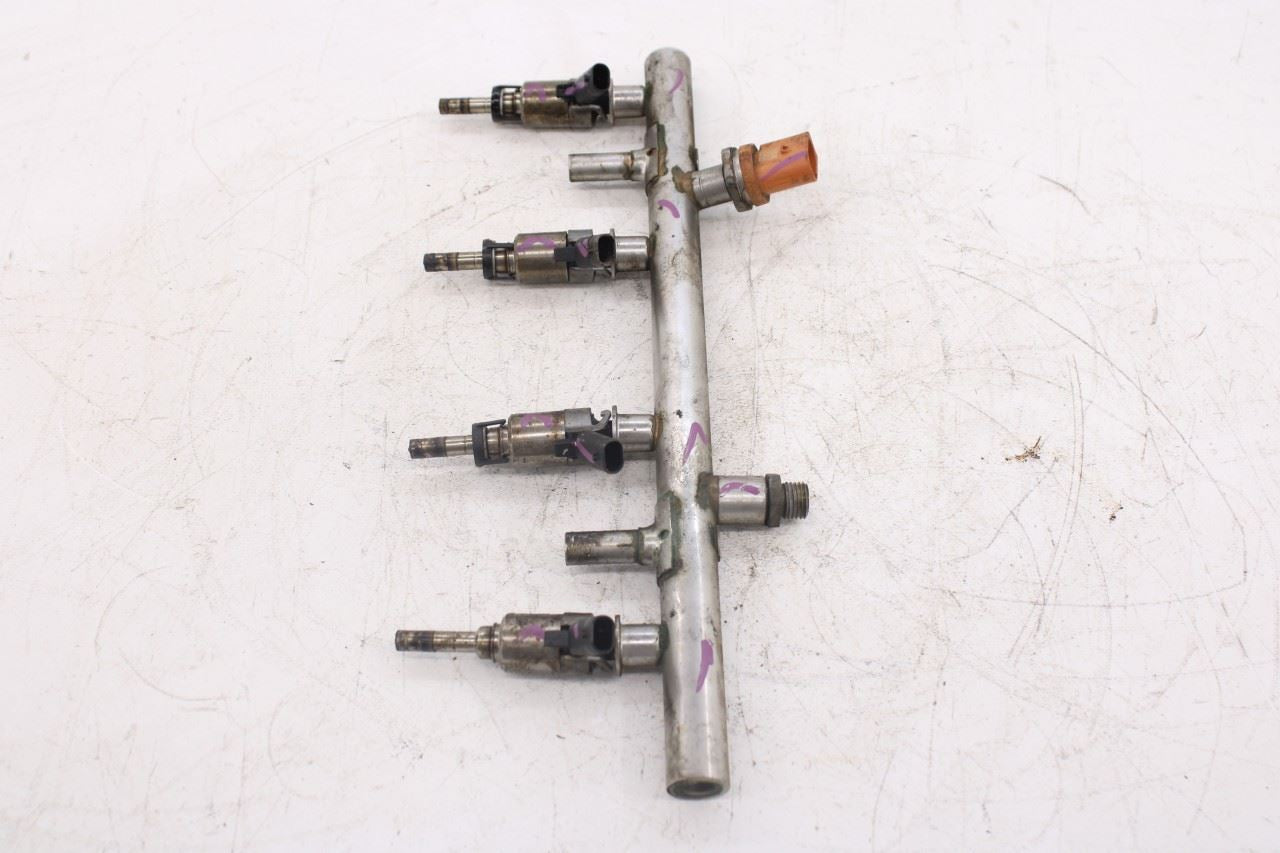 2013-2017 Audi Q5 Premium 2.0L Fuel Rail with Injectors 06H133317D OEM9