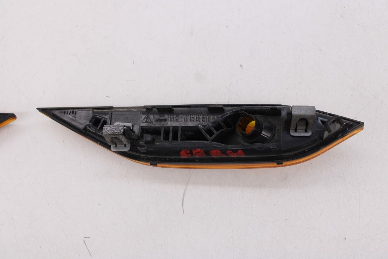 2011-2014 Porsche Cayenne S Front Right and Left Side Marker Light 958631071007