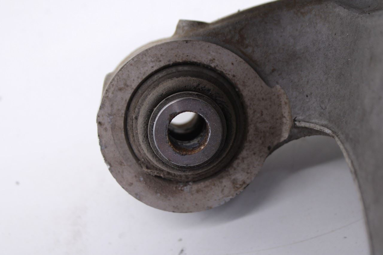 2021-23 Hyundai Santa Fe SEL AWD Rear Right Side Spindle Knuckle Hub 52711-S2EA08