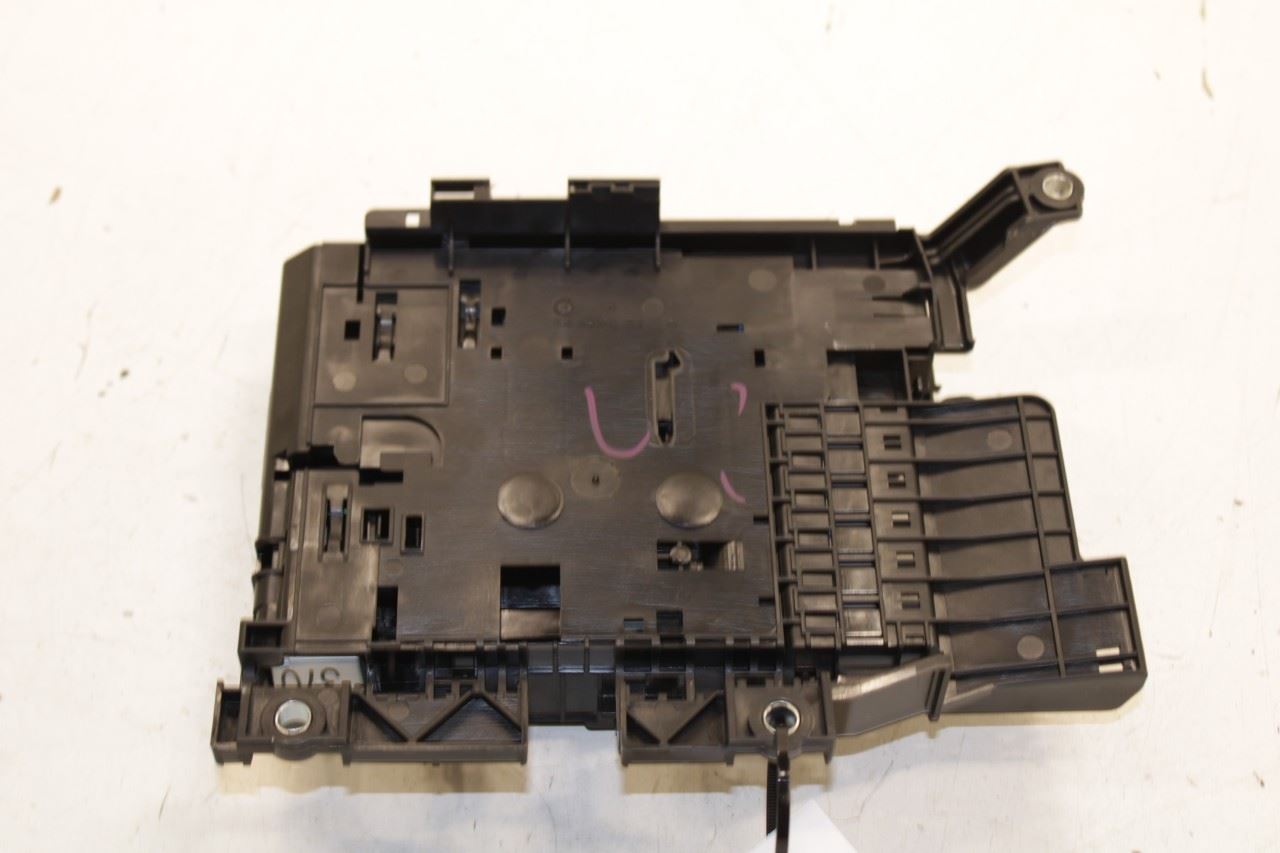 11-18 Porsche Cayenne Platinum AWD Engine Battery Junction Fuse Relay Box *ReaD* - Alshned Auto Parts