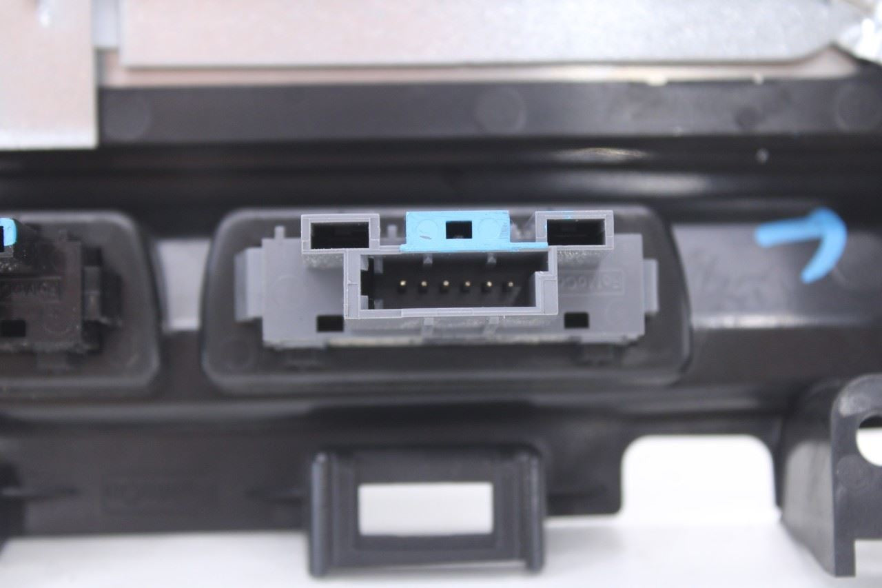 2021-25 Ford F150 XLT Supercrew Navi Media Information 12.0 Display w/ Air Vents13
